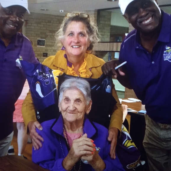 🛋️ Cobalt Blue Glass/Crystal Table Lamp - Picture 11 of 16